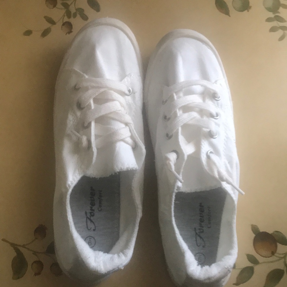 Size 9 white shoes